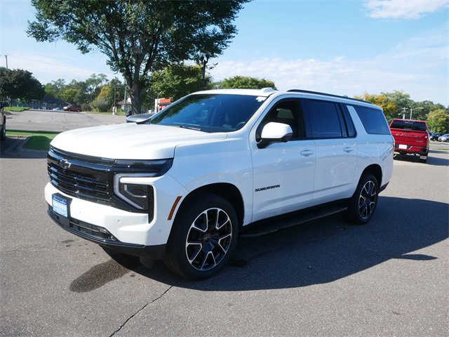 2025 Chevrolet Suburban RST photo 2