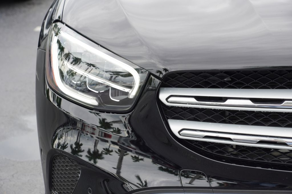 2022 Mercedes Benz GLC 300 photo 7