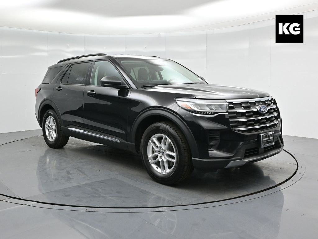 2025 Ford Explorer Active's photo