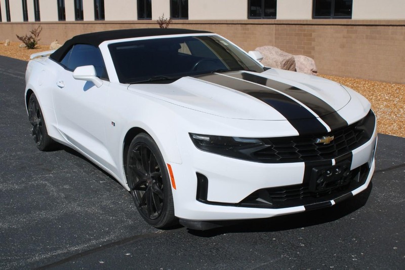 Used 2019 Chevrolet Camaro 1LT with VIN 1G1FB3DS8K0113854 for sale in Wood River, IL