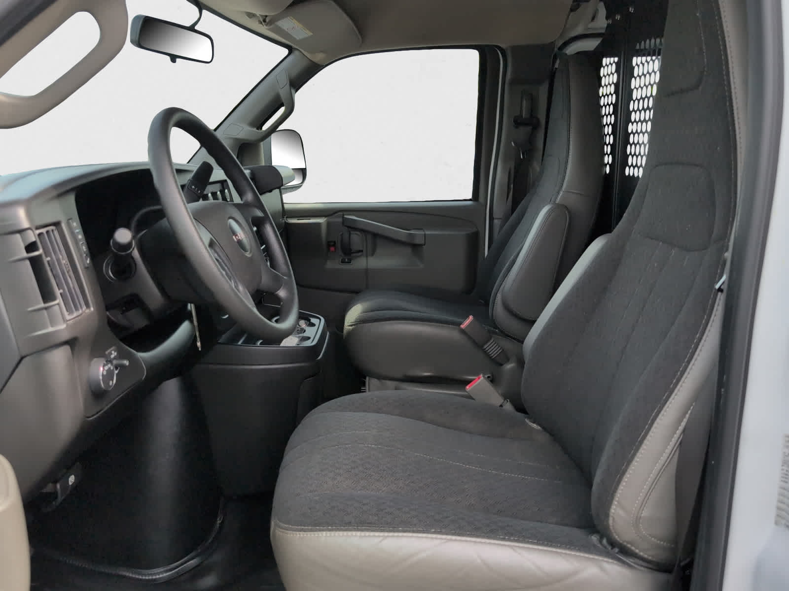 2023 Gmc Savana 2500 Cargo photo 2