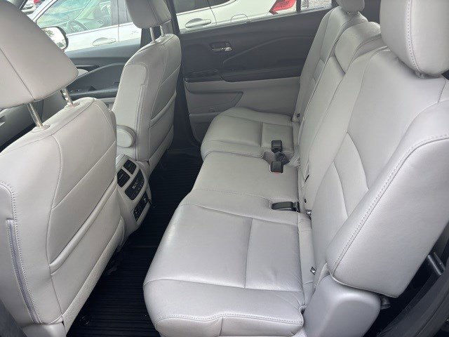 2017 Honda Pilot Touring photo 22