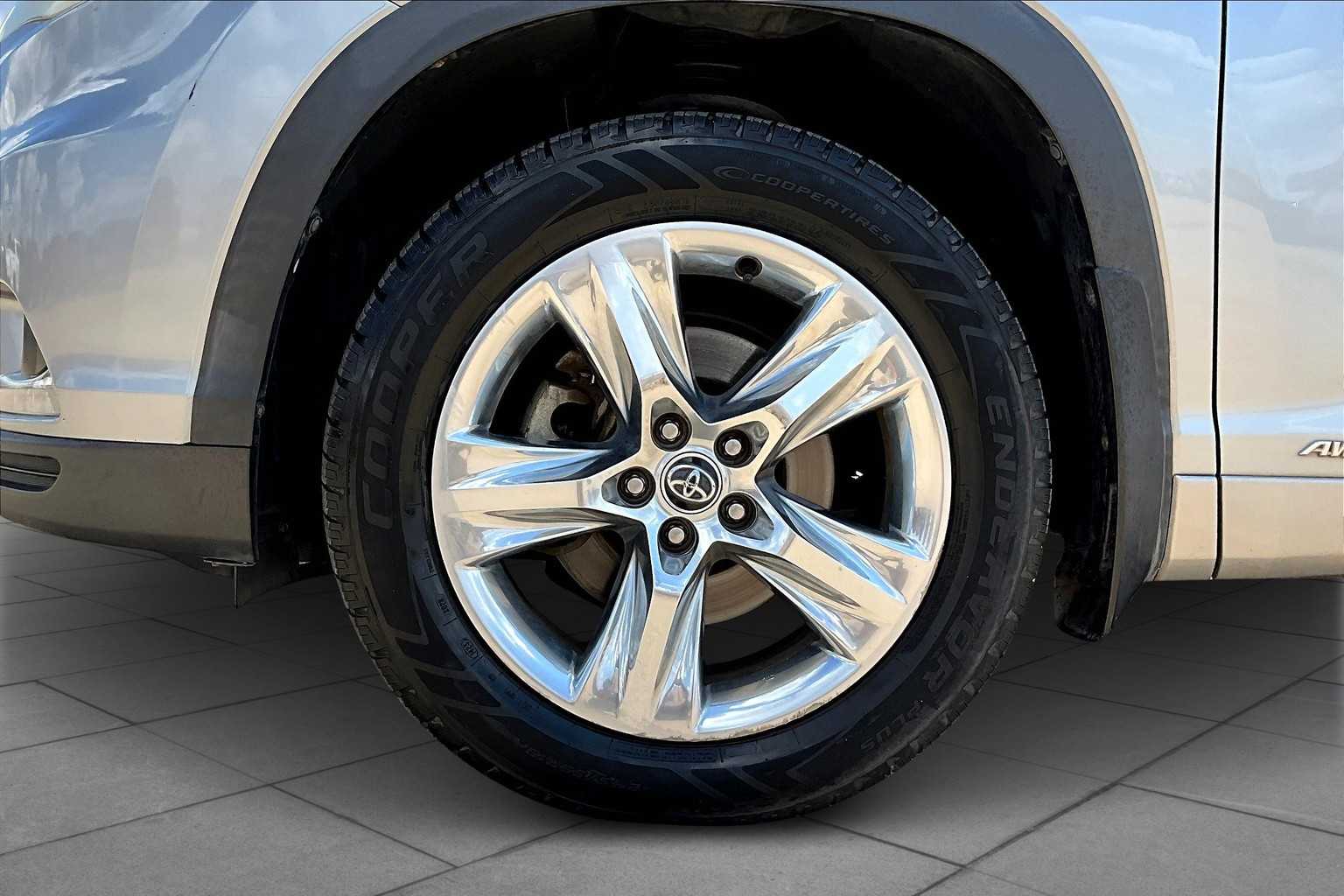 2016 Toyota Highlander Hybrid Limited Platinum photo 10