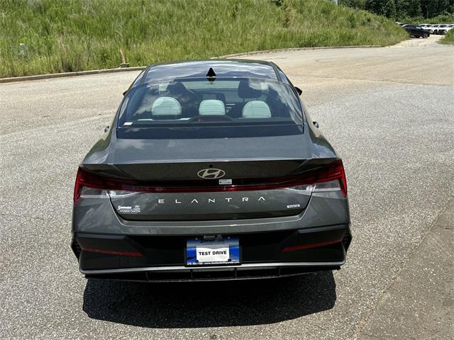 2025 Hyundai Elantra Hybrid Limited photo 6