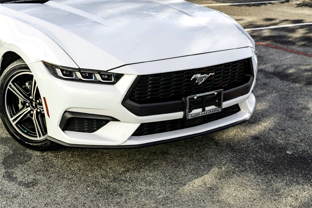 2024 Ford Mustang EcoBoost photo 3