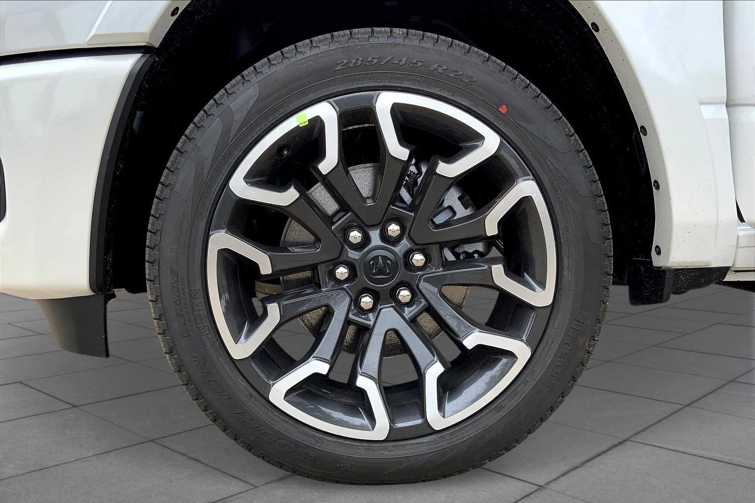 2025 Ram 1500 Limited photo 12