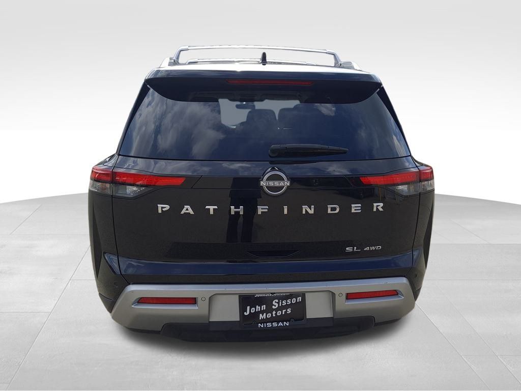2024 Nissan Pathfinder SL photo 5