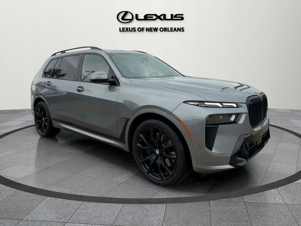 2024 BMW X7 Base's photo