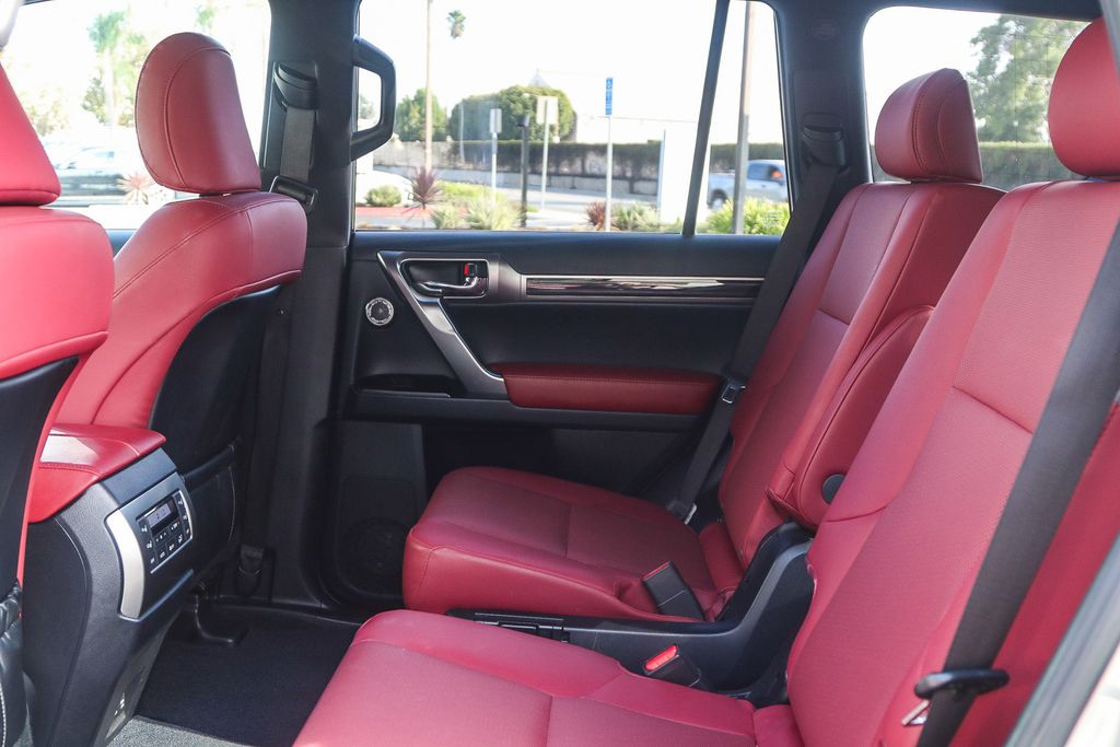 2022 Lexus GX 460 photo 14