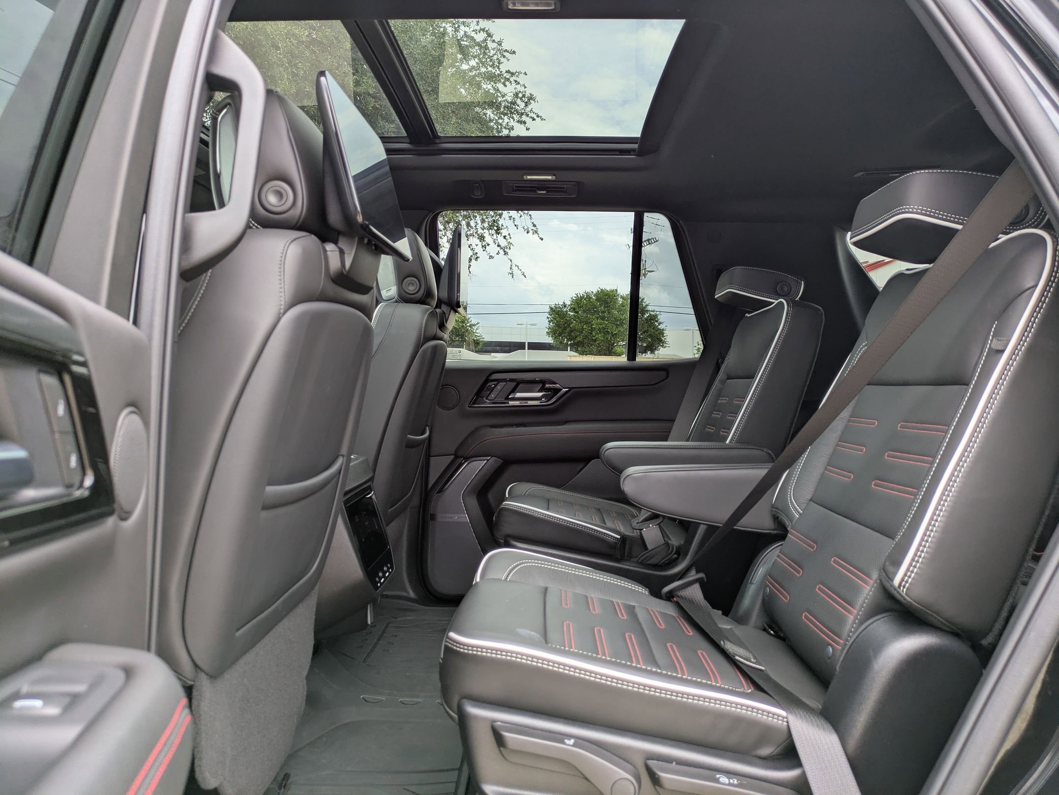 2025 Gmc Yukon AT4 Ultimate photo 15