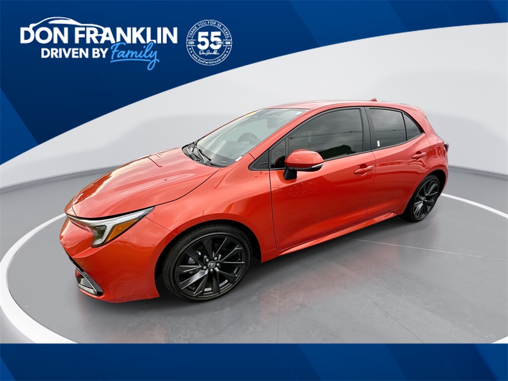 2023 Toyota Corolla Hatchback XSE's photo