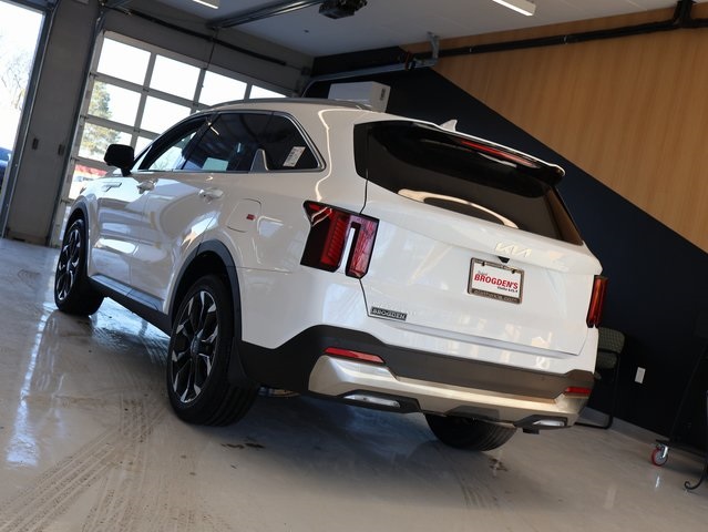 2025 Kia Sorento SX photo 2
