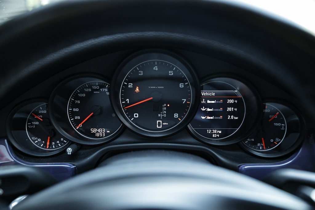2015 Porsche Panamera Base photo 34