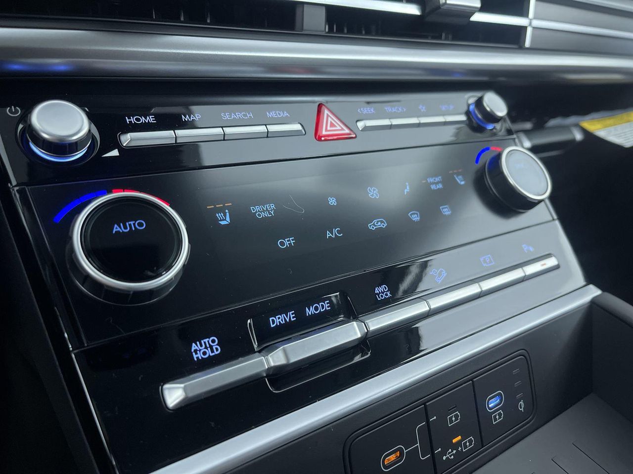 2026 Hyundai Santa Fe SEL photo 18