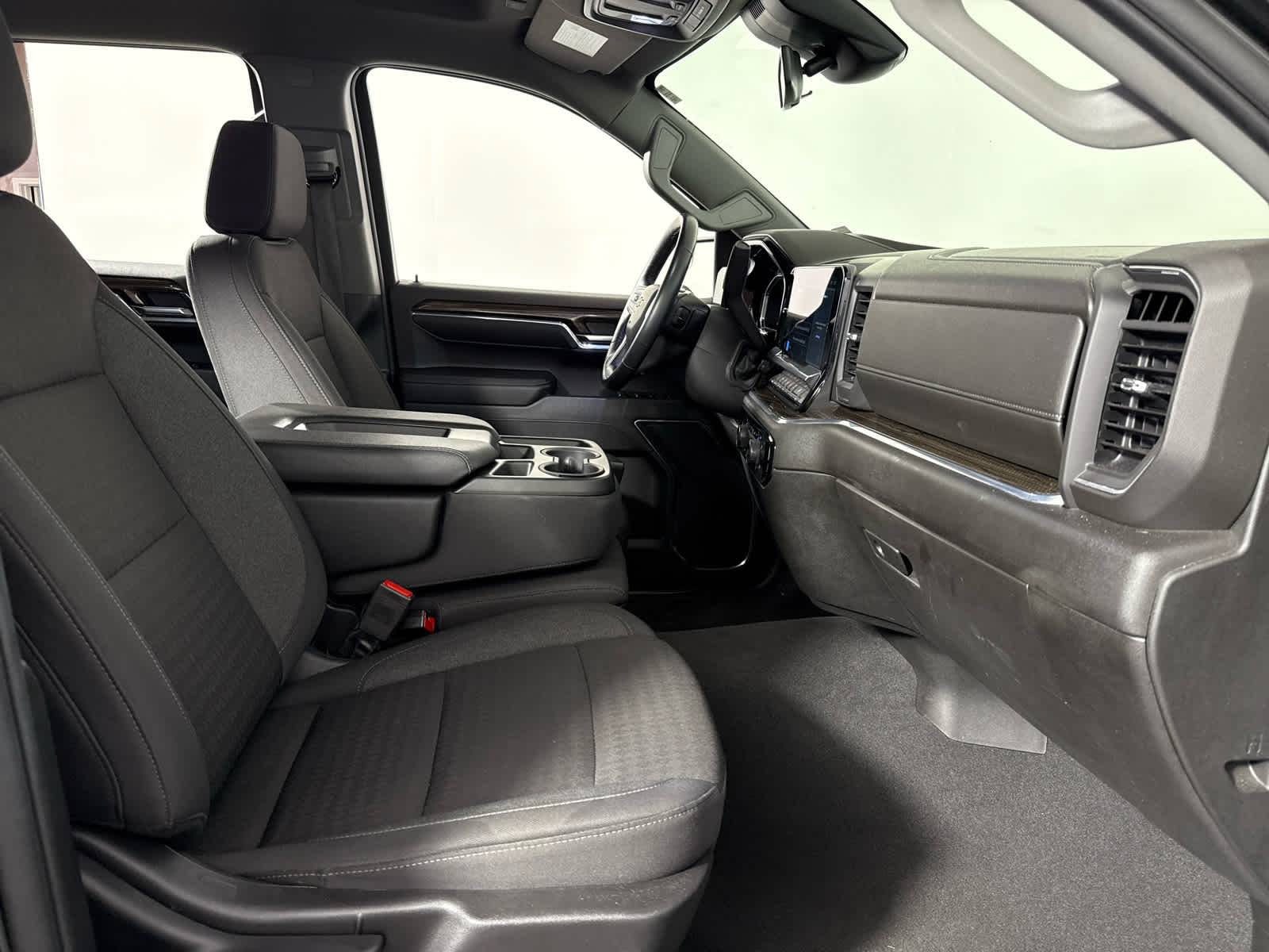 2024 Chevrolet Silverado 1500 LT photo 18