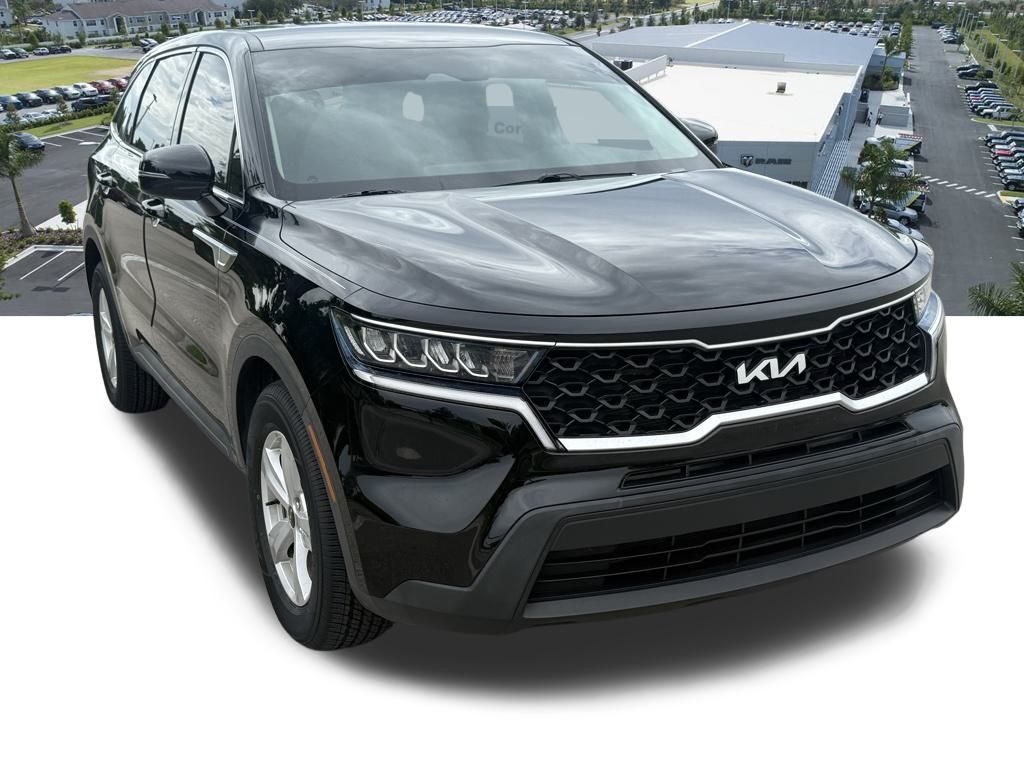 2022 Kia Sorento LX photo 2