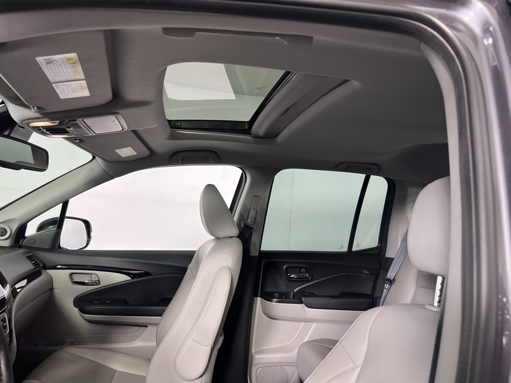 2019 Honda Ridgeline RTL-E photo 19