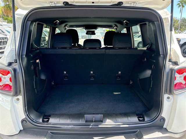 2021 Jeep Renegade Latitude photo 24