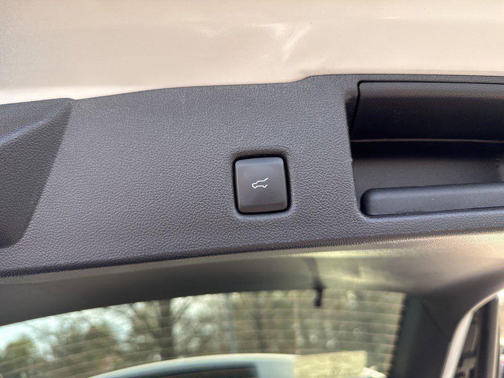 2025 Ford Escape Plug-In Hybrid photo 11