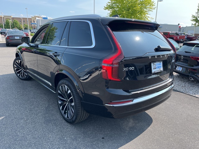 2025 Volvo XC90 B5 Plus photo 3