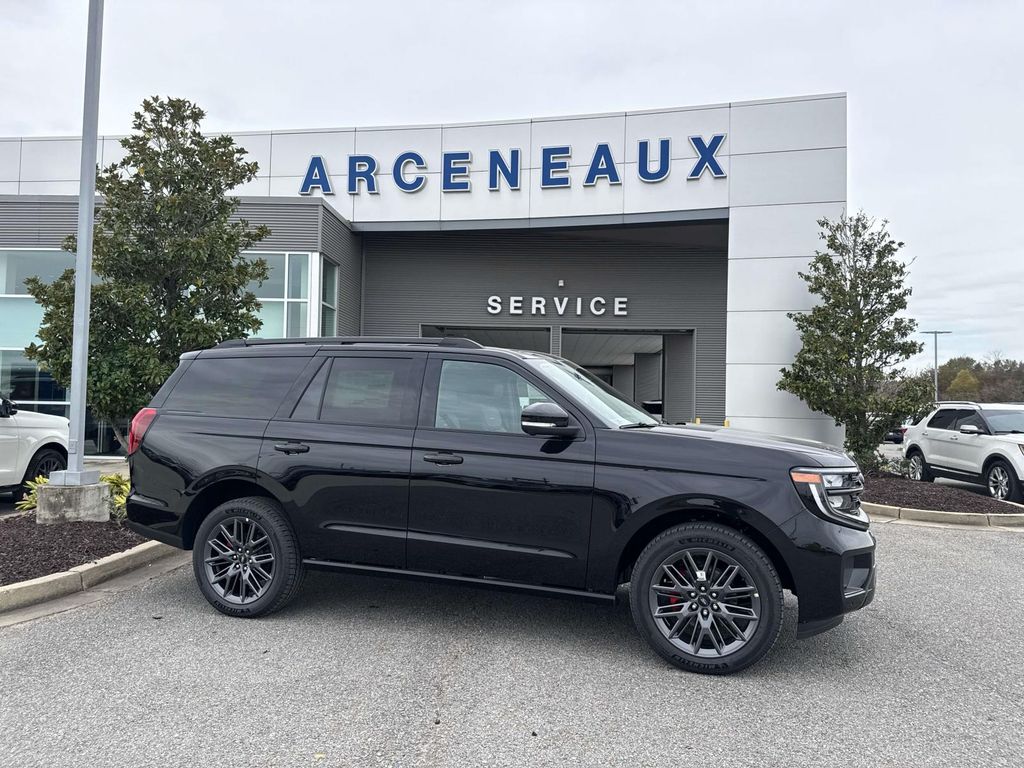 2025 Ford Expedition Platinum's photo