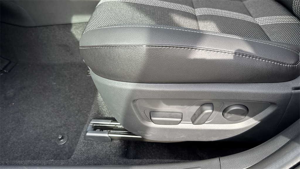2025 Mazda CX-50 2.5 S Preferred photo 37