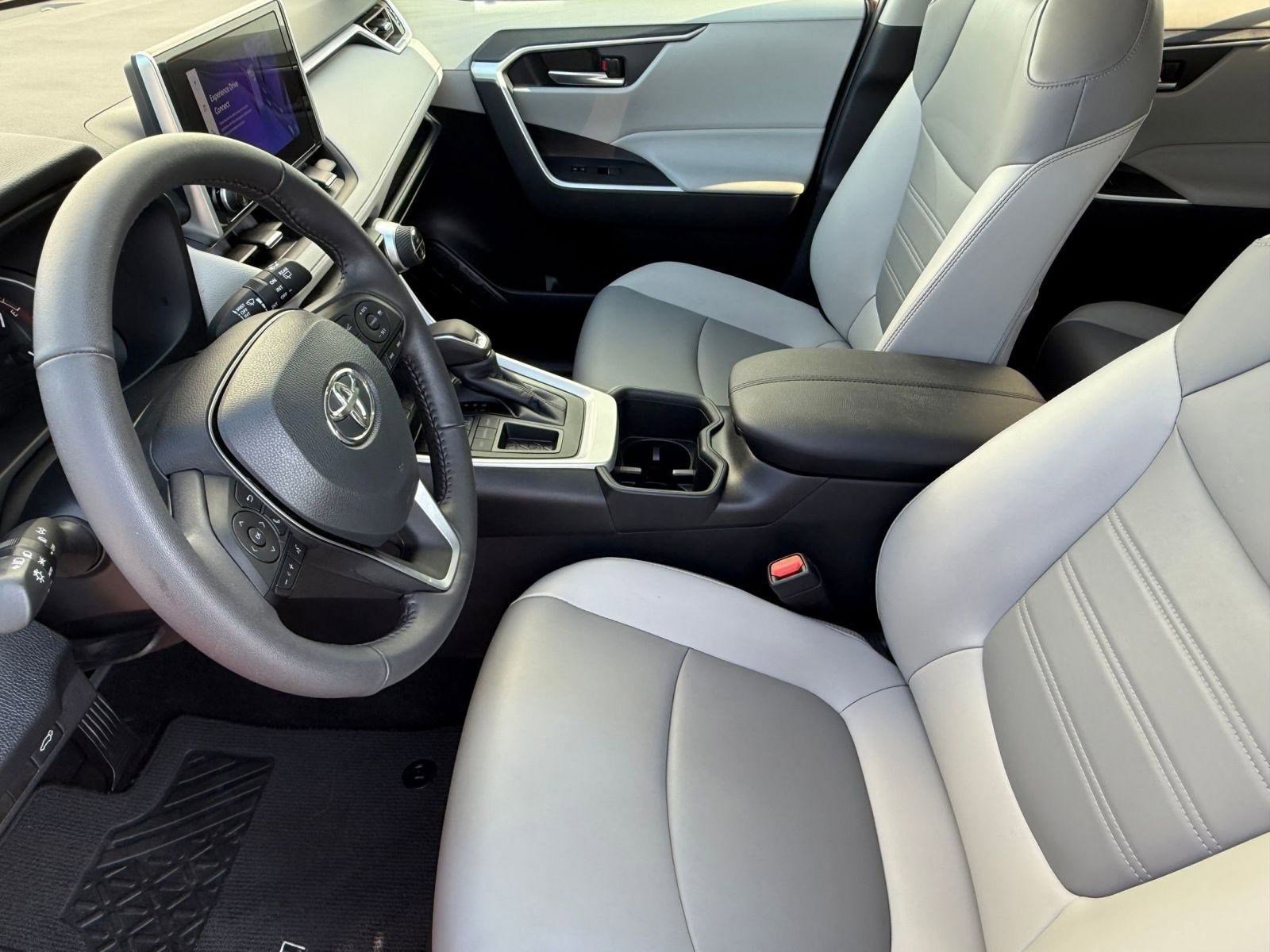 2024 Toyota RAV4 XLE Premium photo 4