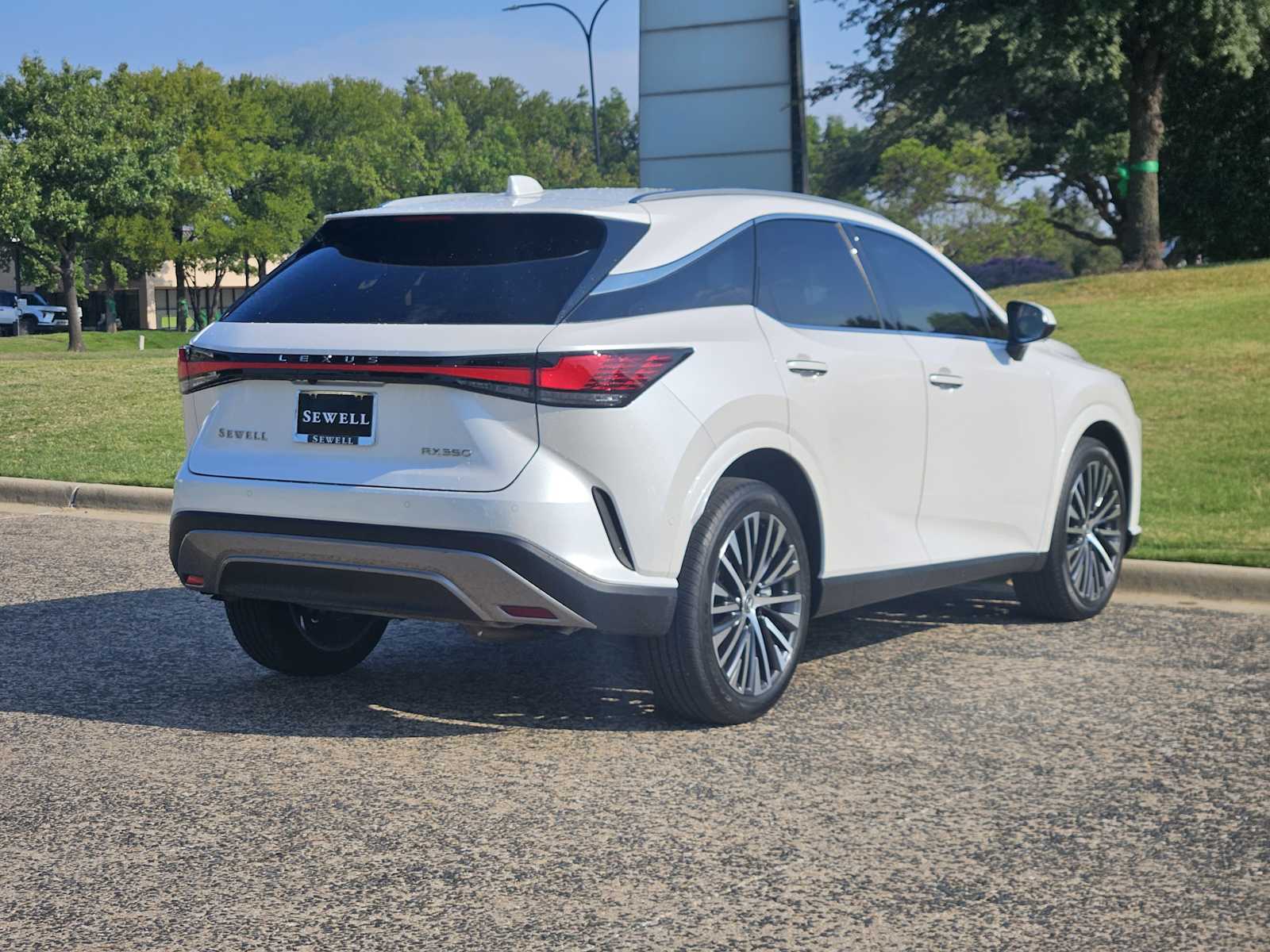 2024 Lexus RX 350 Premium photo 4