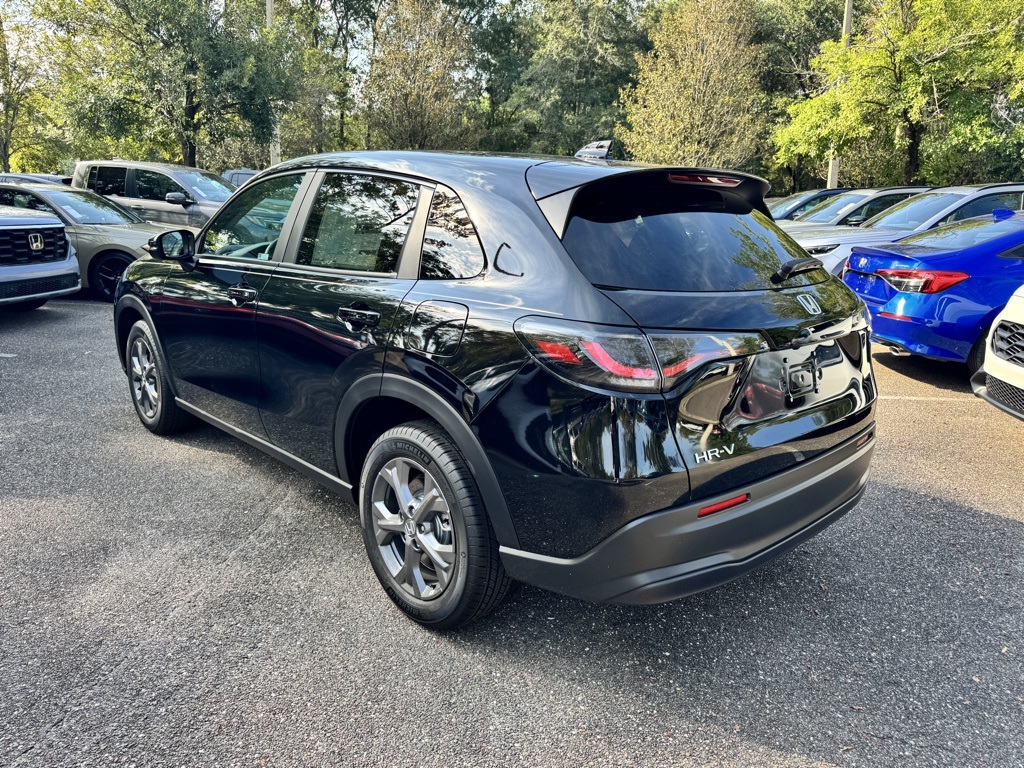 2026 Honda HR-V LX photo 4