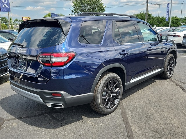 2025 Honda Pilot Touring photo 4