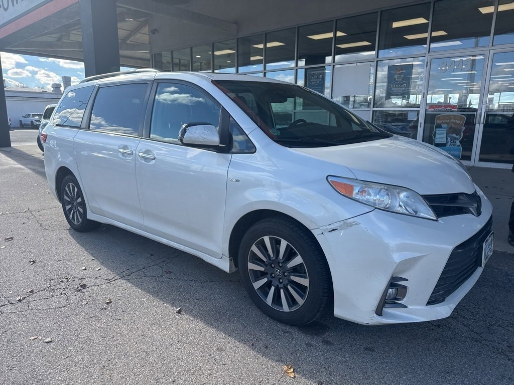 2020 Toyota Sienna XLE Premium photo 4