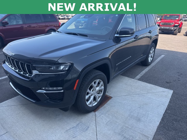 2023 Jeep Grand Cherokee Limited photo 2