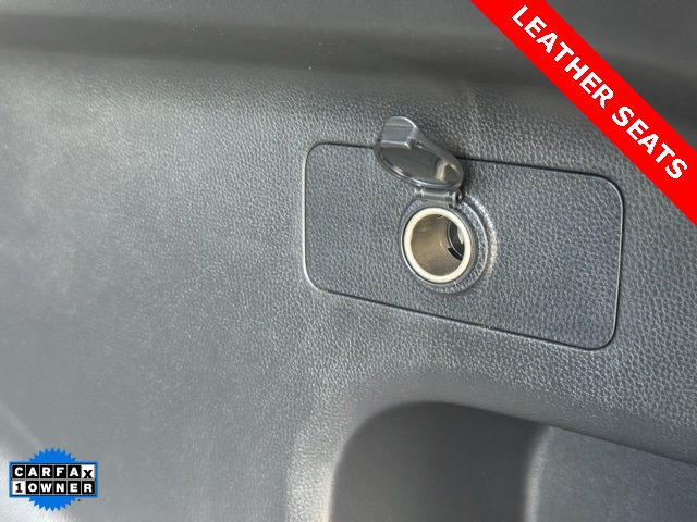 2020 Toyota RAV4 XLE Premium photo 6