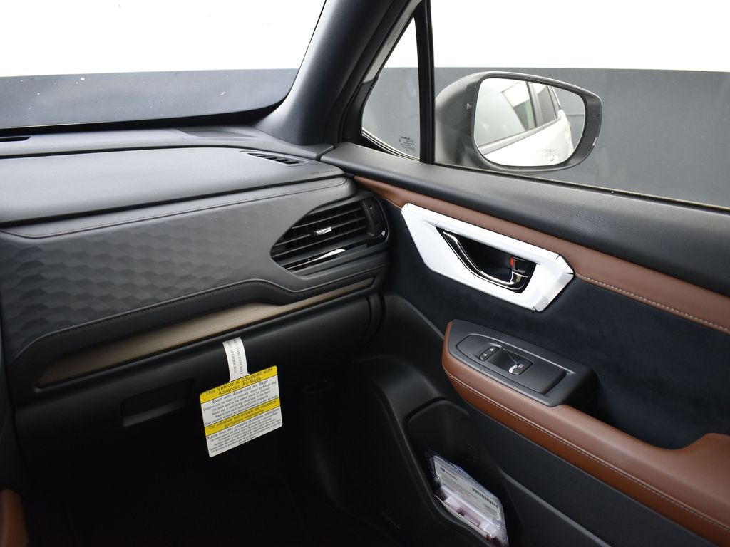 2025 Subaru Forester Touring photo 13