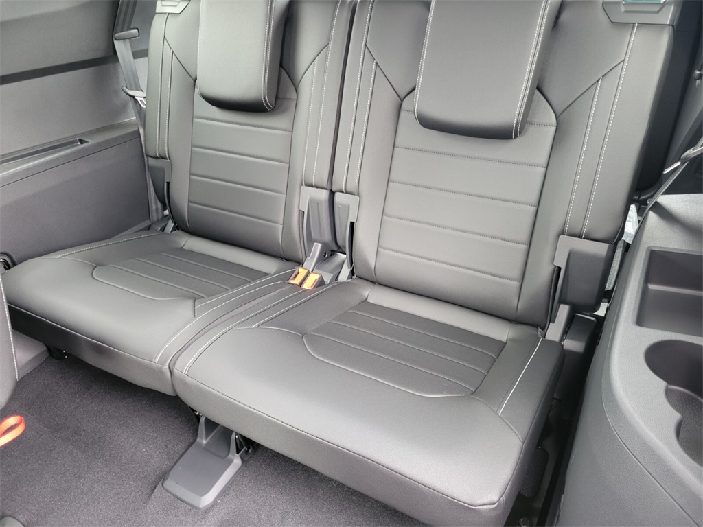 2026 Volkswagen Atlas SEL photo 6