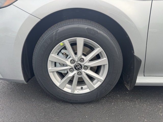 2026 Toyota Camry LE photo 9