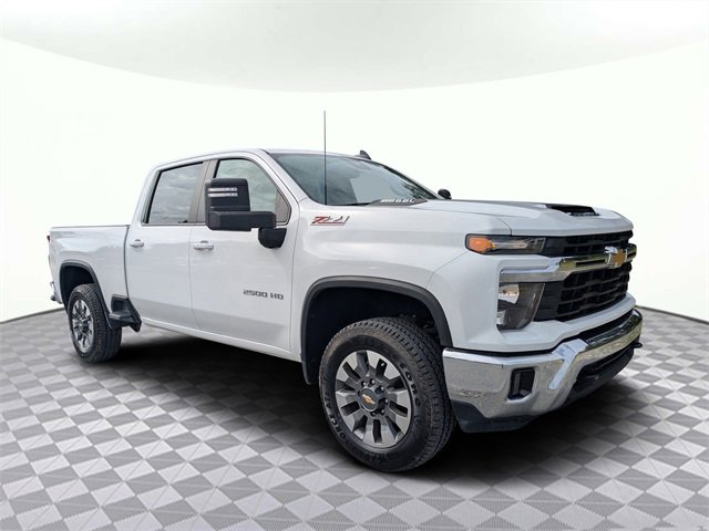 2024 Chevrolet Silverado 2500HD LT photo 2