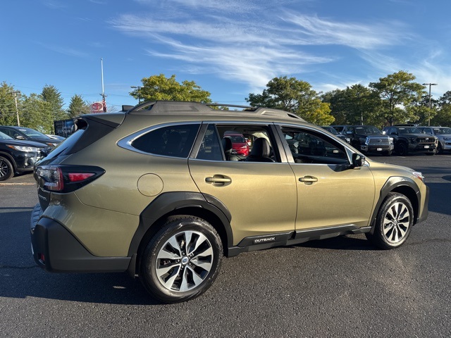 2023 Subaru Outback Limited photo 3