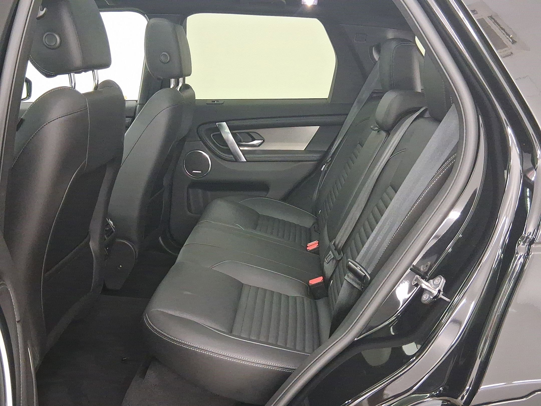 2025 Land Rover Discovery Sport Dynamic SE photo 11