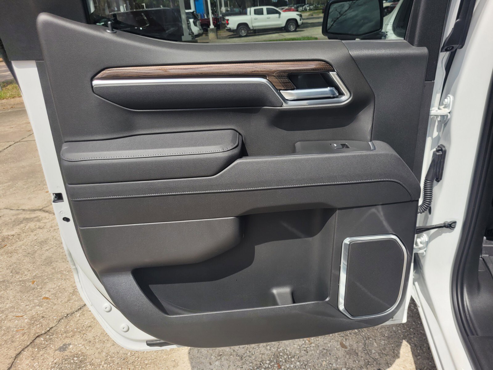 2025 Chevrolet Silverado 1500 RST photo 21
