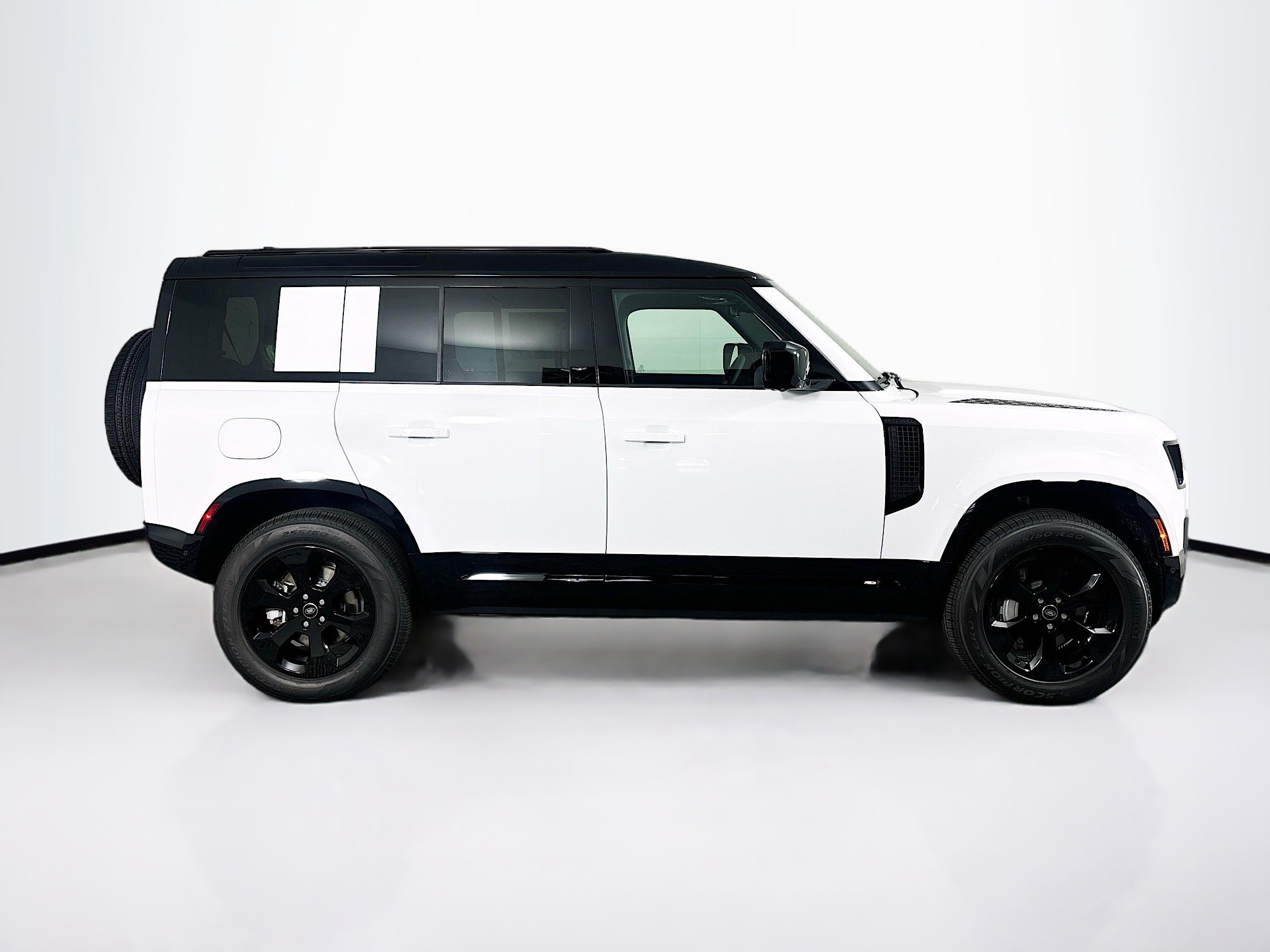 2025 Land Rover Defender 110 X-Dynamic SE photo 2