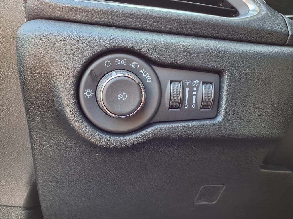 2026 Chrysler Pacifica Limited photo 15