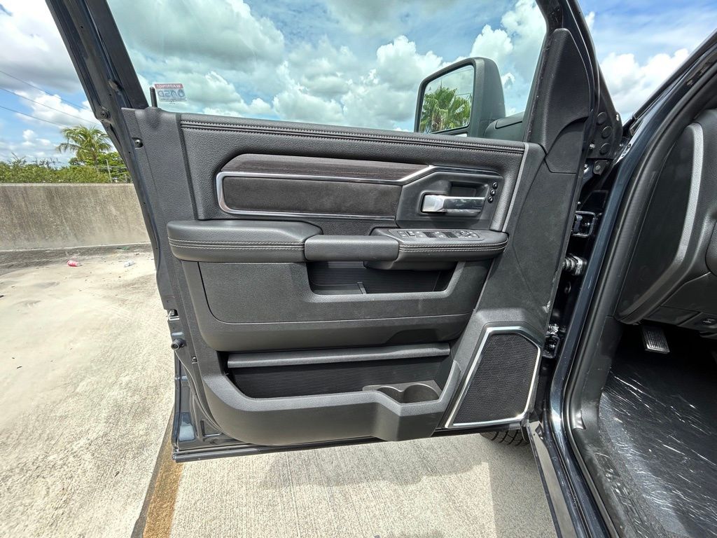 2025 Ram 3500 Laramie photo 45