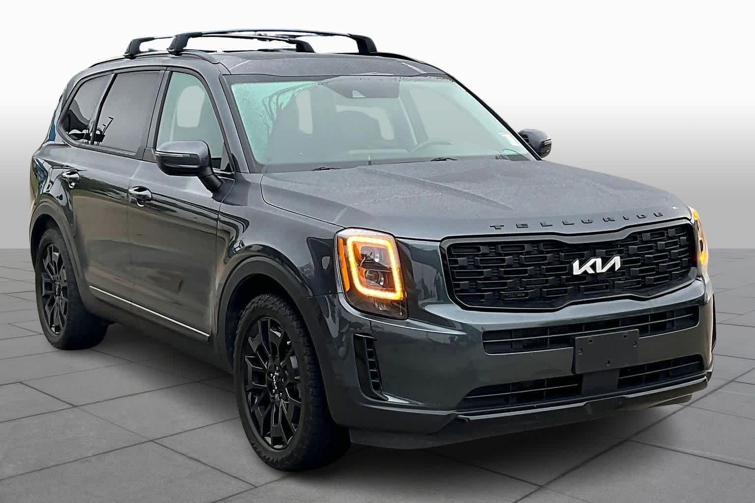 2022 Kia Telluride EX photo 2