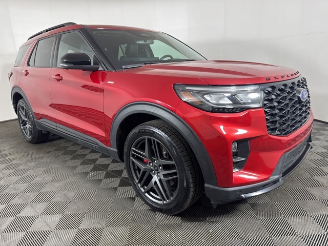 2025 Ford Explorer ST-LINE's photo
