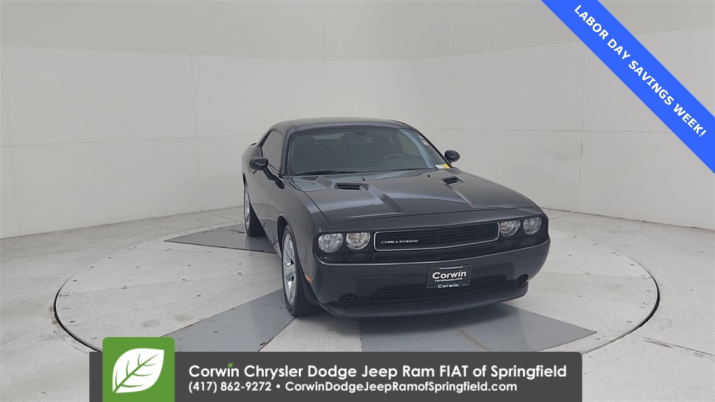 2013 Dodge Challenger SXT photo 4
