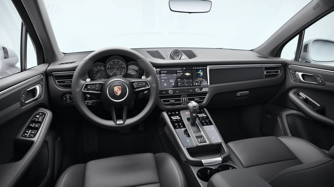 2026 Porsche Macan T photo 10