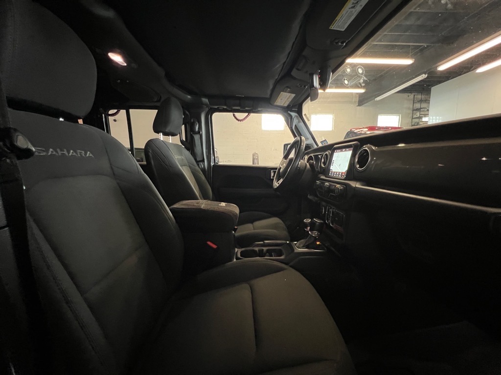2018 Jeep Wrangler Unlimited Sahara photo 18