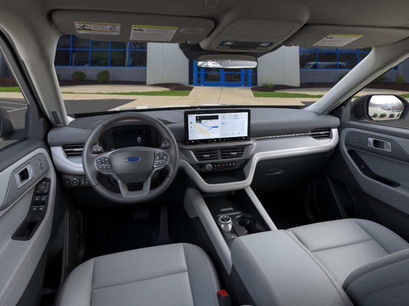2025 Ford Explorer photo 6