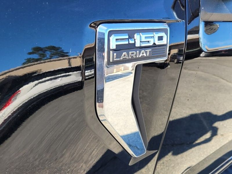 2023 Ford F-150 Lariat photo 17